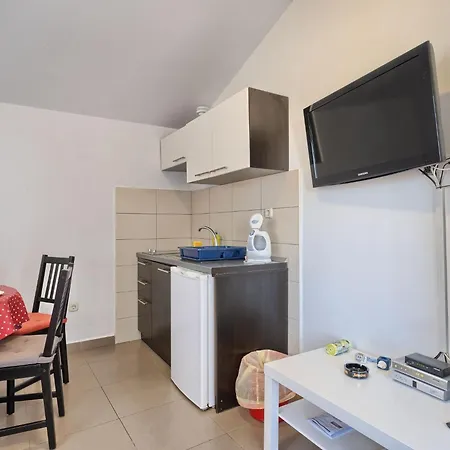 Ferienapartment Fuer Sechs Personen By Interhome *