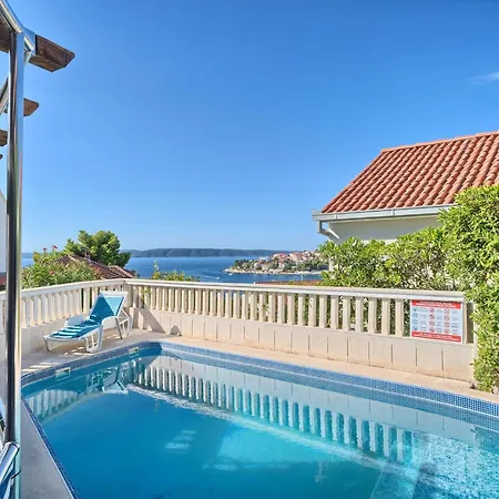 Ferienapartment Fuer Sechs Personen By Interhome * Trogir