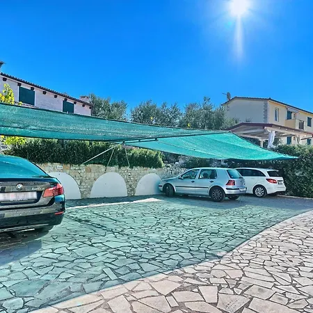 Ferienapartment Fuer Sechs Personen By Interhome Apartament