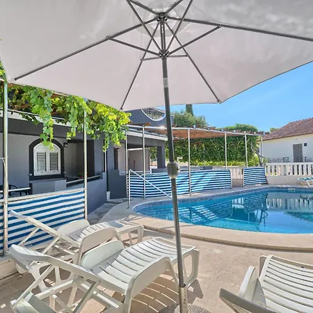 Ferienapartment Fuer Sechs Personen By Interhome Apartament *