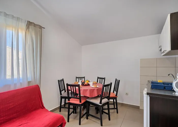 Ferienapartment Fuer Sechs Personen By Interhome * Trogir