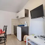 Ferienapartment Fuer Sechs Personen By Interhome *