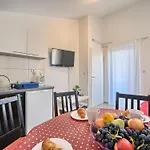Appartement Ferienapartment Fuer Sechs Personen By Interhome