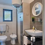 Ferienapartment Fuer Sechs Personen By Interhome Appartement Trogir