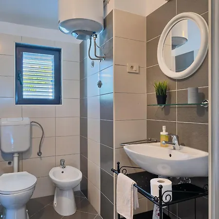 Ferienapartment Fuer Sechs Personen By Interhome Διαμέρισμα Τρογκίρ
