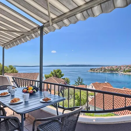 Ferienapartment Fuer Sechs Personen By Interhome * Τρογκίρ